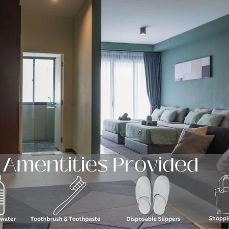 Deluxe Seaview Suite Twin Bed By The Only Bnb Tanjung Tokong Exterior photo